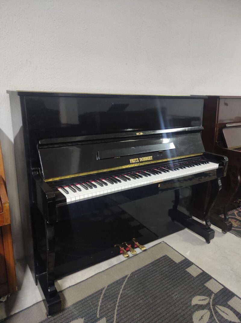 Piano Fritz Dobbert 126 clássico preto – Clave Sons